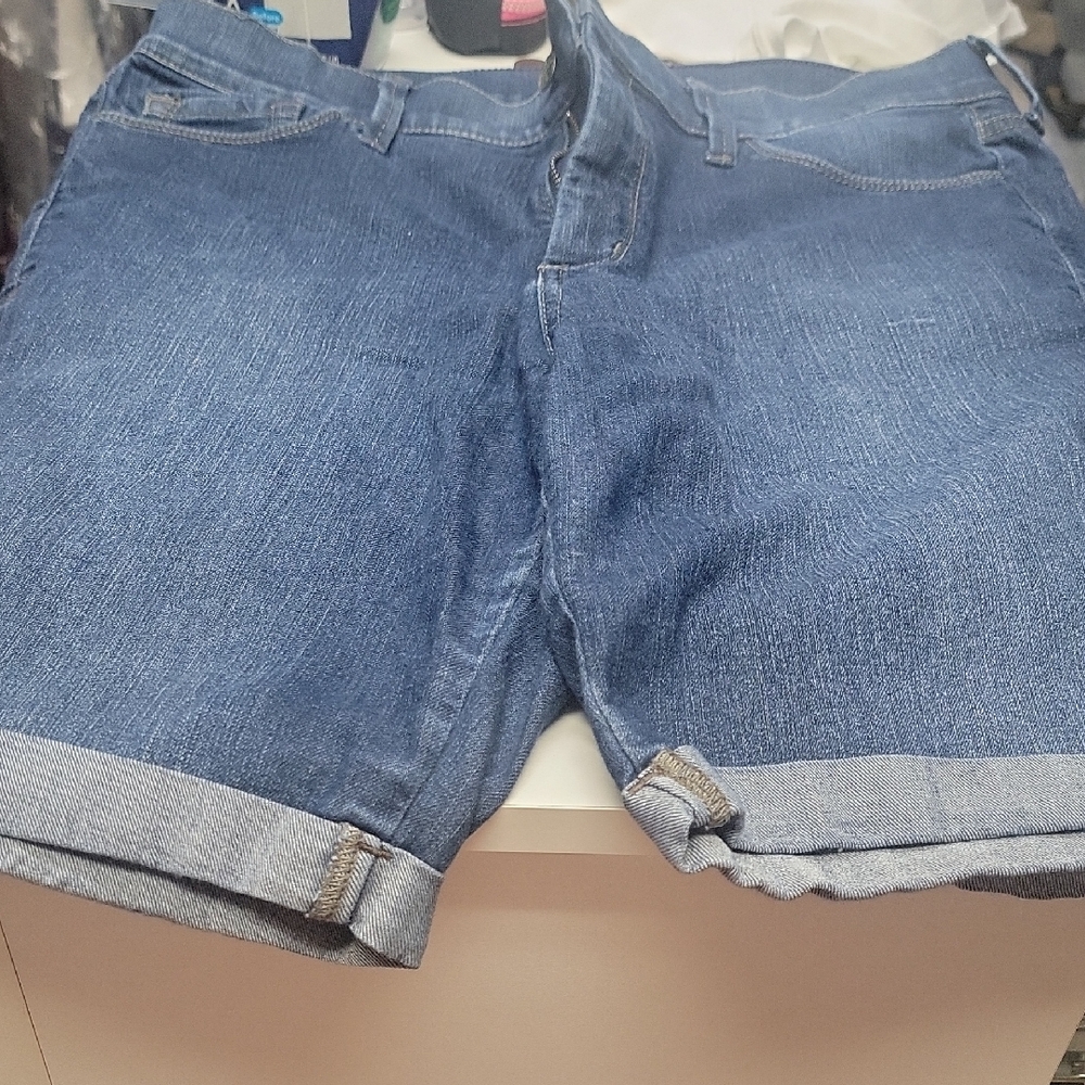 NYDJ Blue Jean Shorts Classic Cuffed Denim